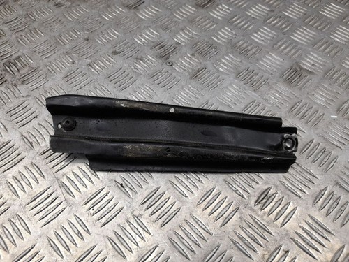 Radiator mount bracket