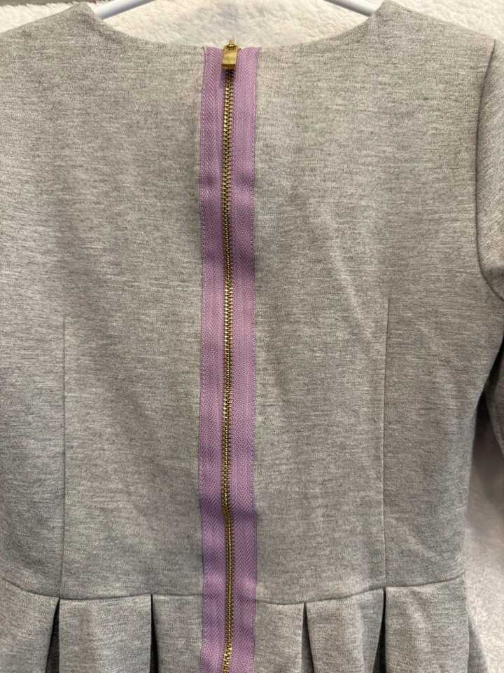 Vestido Ellie Kai Ellie Niña Gris Plisado Cremallera Expuesta USADO UNA VEZ Talla 8/9M Vacaciones Foto 3 de 4