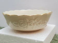 Lenox Vintage Cream Color Rose with Gold Trim Small Dish. 
