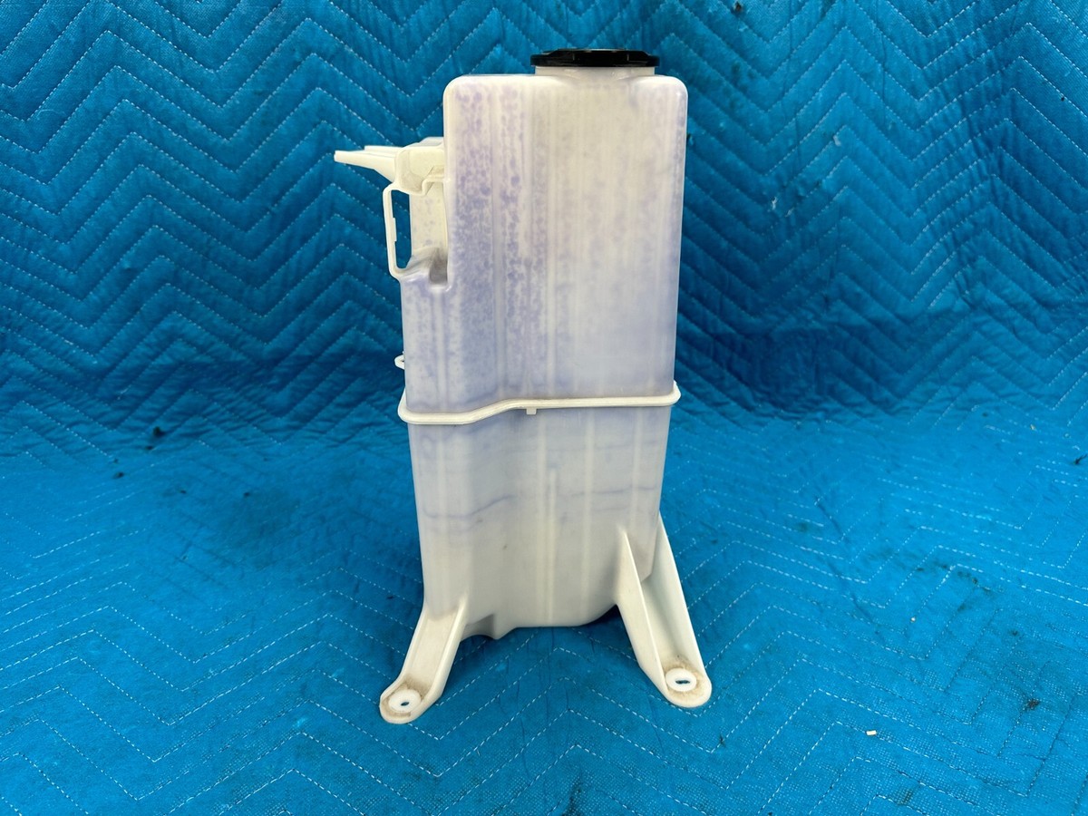 Reserve&Windshield Washer Pump Tank For Toyota Celica RA20 RA21 TA22