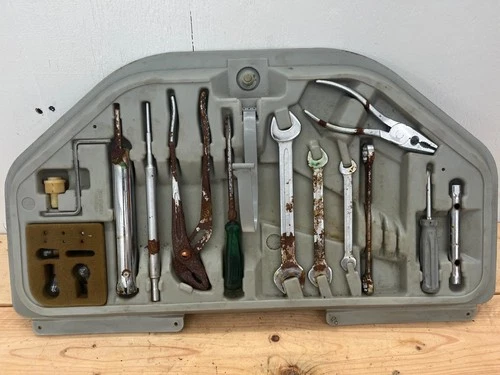 BMW E23 E24 E28 Heyco LARGE TOOL TRUNK KIT INCOMPLETE GREEN SCREWDRIVERS
