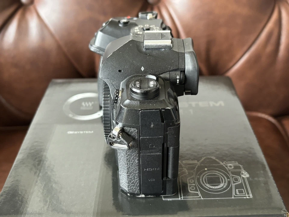 Olympus OM-1 · Body, photo 4 of 5