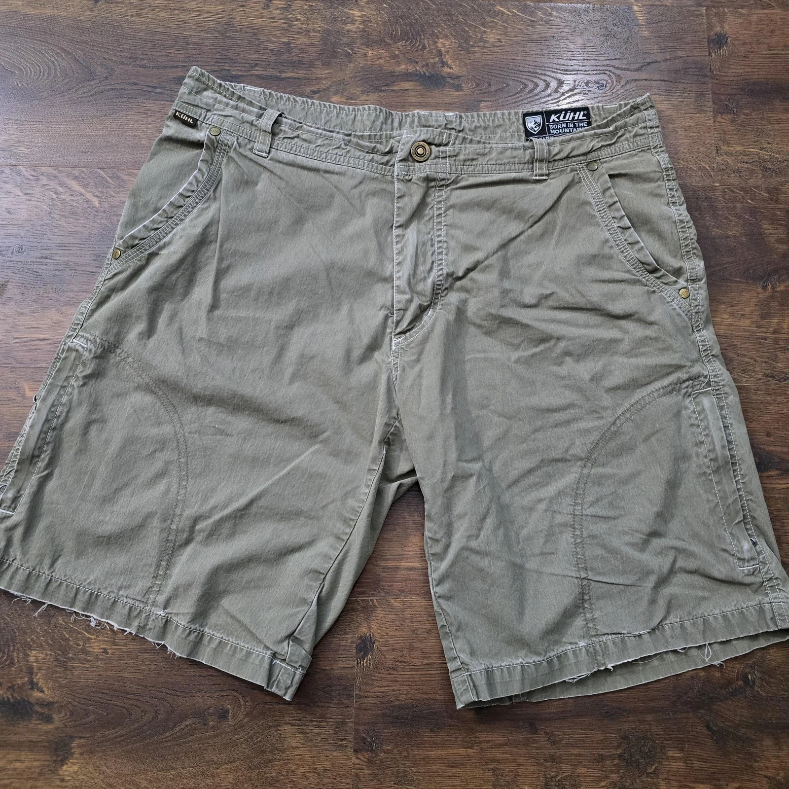 Kuhl Shorts Mens 34 Green Cargo Hiking Outdoor Utility Pockets Travel Canvas
