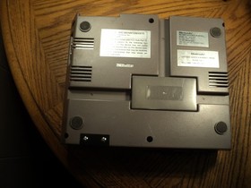 Nintendo NES Console No. NES-001  Parts /Repair   Powers Up   Untested