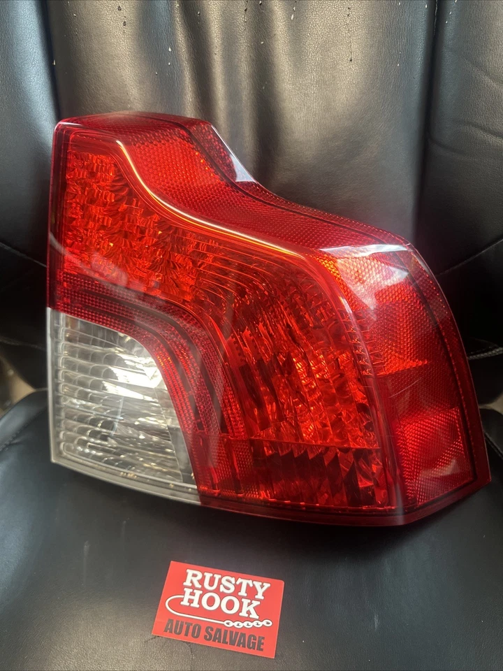 Luz trasera derecha del lado del pasajero Volvo S40 2008-2011 Foto 2 de 4