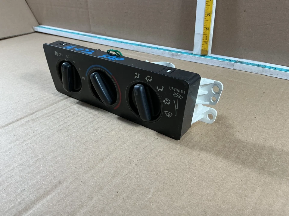 1995-1999 Toyota Avalon AC Heater Temperature Climate Control - Image 2 of 4