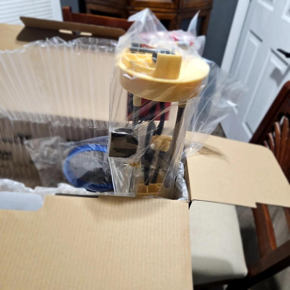 Nuevo conjunto de bomba de combustible eléctrica en tanque Delphi en caja para Dodge Ram 2500.3500  Foto 2 de 4