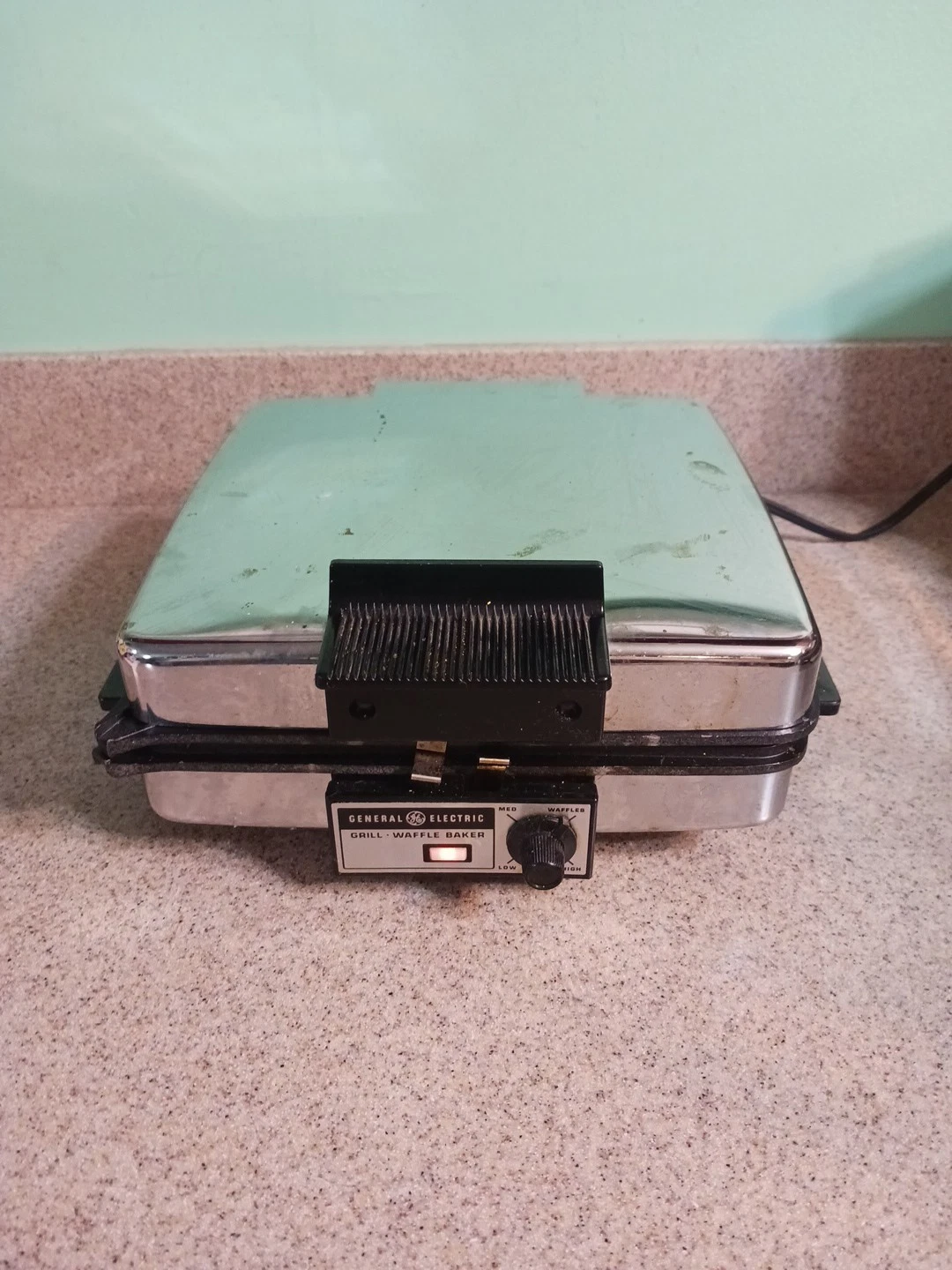 Vtg GE General Electric MIRROR Chrome WAFFLE BAKER GRILL Maker WORKS READ