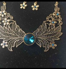 Vintage Style Bib Statement Necklace Set With Blue Stones