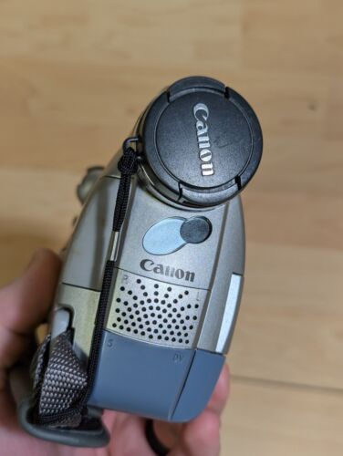 READ Canon ZR45MC Silver Blue 2.5" MiniDV 18x Optical Zoom Digital Camcorder - Picture 5 of 14