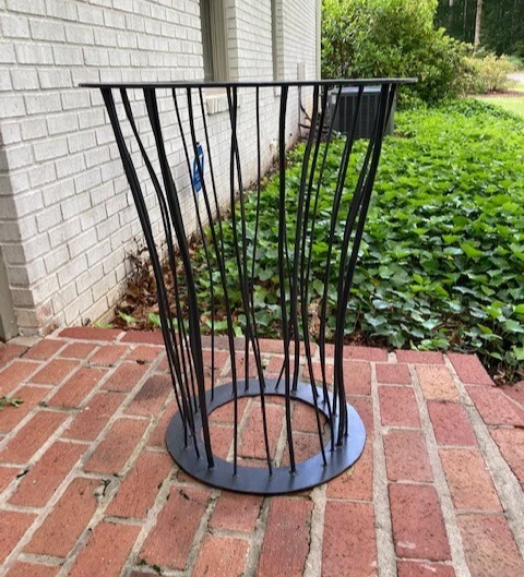 MODERN, ORNATE, HEAVY DUTY CAST IRON DINING / PATIO PEDESTAL TABLE BASE - VG+ - Image 4 of 4