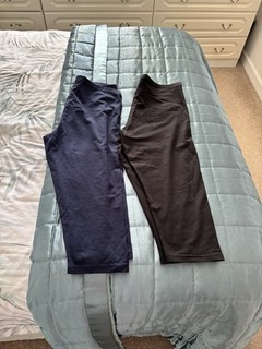 Two Pairs Crop Length Leggings Size 16 Navy/black