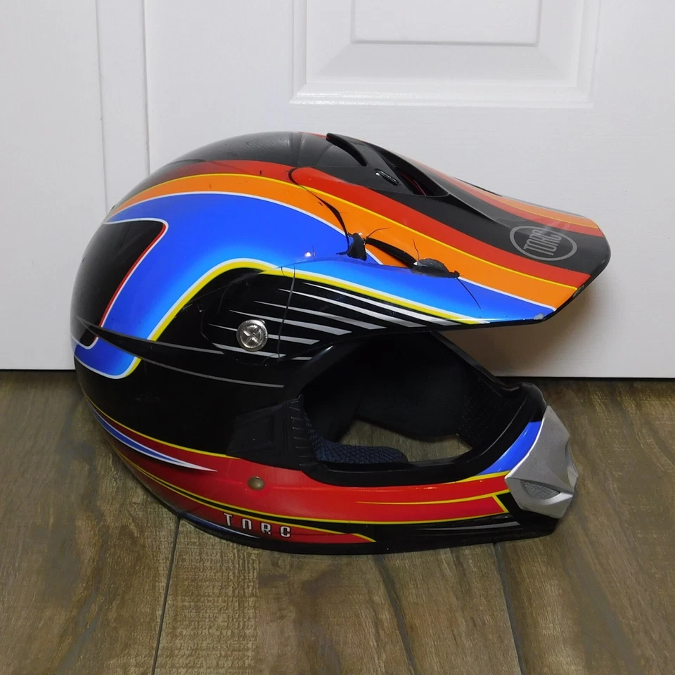 Casco Juvenil Torc T-31 Vector Modelo 2011 con Visera DOT Juvenil Mediano Foto 2 de 4