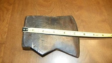 vtg unmarked axe head old pattern 5 1/2'' lg, 4 5/8'' blade, about 3 lbs