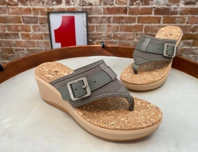 Sandali Clarks Dusty Olive Cloud Steppers tela zeppa 11 nuovi passo Cali Sail