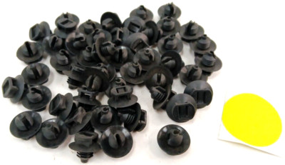 HUSTLER GENUINE PARTS FIR TREE PUSH MOUNT LOT OF 100 PART NO. 605405