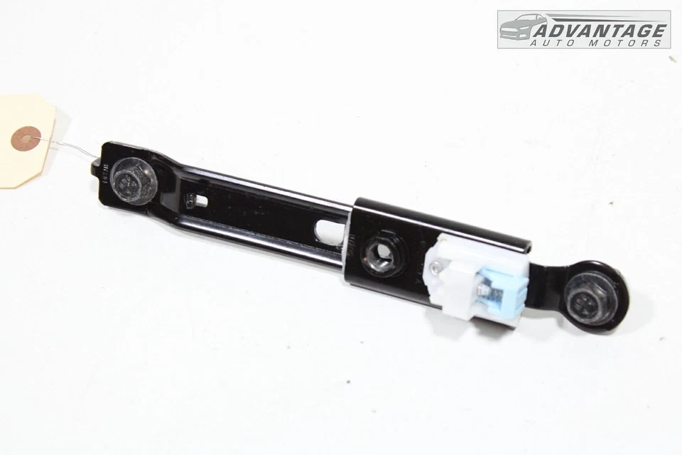 2021-24 KIA K5 FRONT LEFT DRIVER SIDE SEAT BELT HEIGHT ADJUSTER 88890-C2000 OEM - Imagem 2 de 4