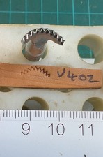 #V402 WIGGLER VEINER LEATHER TOOLING STAMP