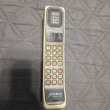 Vintage Ultra Classic Brick Phone by MOTOROLA Cell Star FOR PARTS