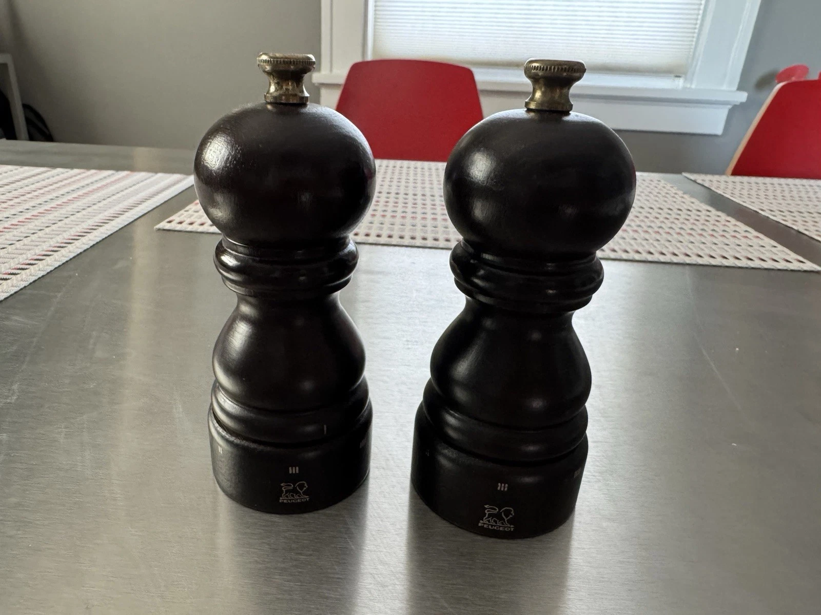 Peugeot Paris U Select Chocolate Salt and Pepper Mills size 5”
Opens in a new window or tab