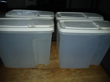 13 Cup Tupperware Cereal Container