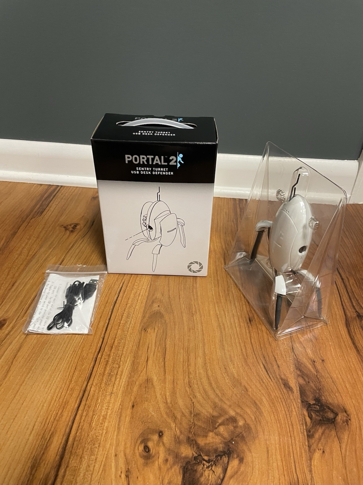 ThinkGeek Portal 2 Sentry Turret USB Desk Defender by Valve Lights And Has Sound