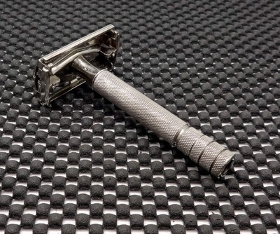 Vintage 1953 Gillette Super Speed DE Safety Razor Y4 Clean 1940's Style