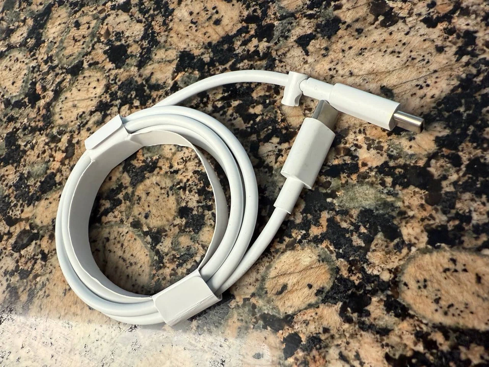 Google Pixel 2/3/XL OEM USB-C Cable (Fast Charge & Data Sync) - G016CA784 - Image 3 of 3