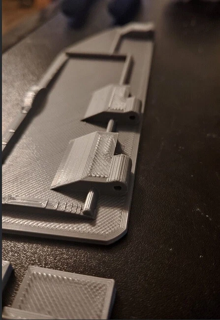 Cubierta de borde trasero Mercedes-Benz R230 SL 2.0 Foto 2 de 3