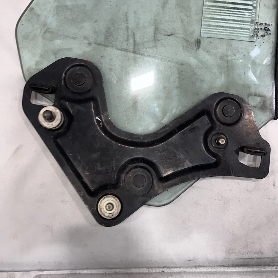 Mitsubishi Eclipse 1996-1999 convertible cuarto trasero ventana cristal derecho Foto 3 de 4