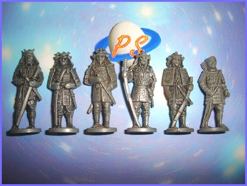 METAL FIGURINES SET - JAPANESE SAMURAI IRON VINTAGE - KINDER