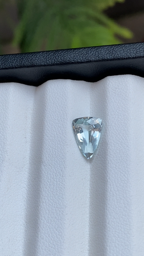 Pietra preziosa sfusa taglio triangolo acquamarina naturale 1,55 ct - Video 1 di 1