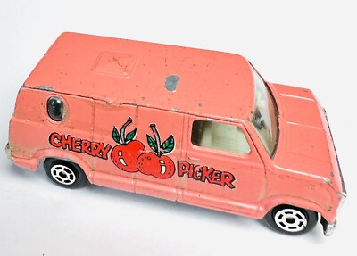 Road Champs Yatming Pink 1:64 Ford Econoline Cherry Picker Super