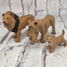 Safari Ltd Lion Family Figurine Set 2006-2010 Lion Lioness Cubs Realistic Animal
