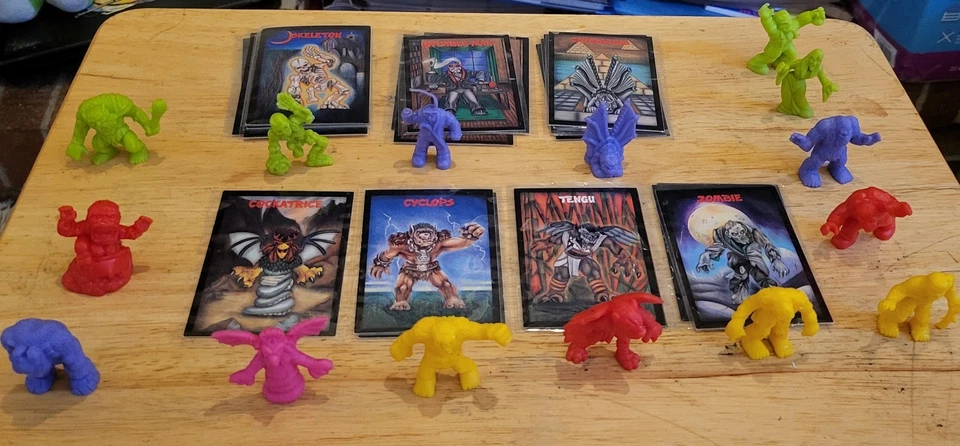 Vintage Monster in my Pocket Lot Figures MIMP Behemoth and card... lot 60 - Image 2 of 4