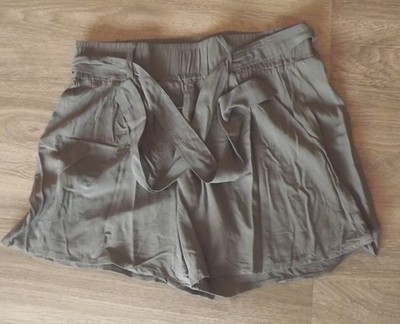 Shorts khaki gr.42 Viskose