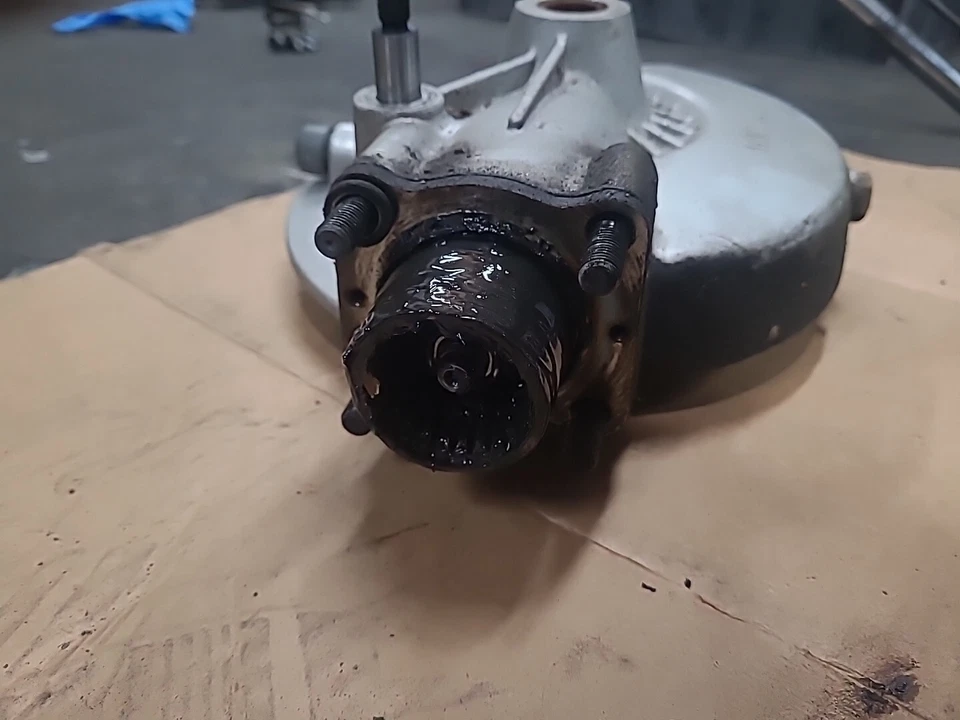 78 81 DIFERENCIAL RUEDA TRASERA TRACCIÓN FINAL 1980 YAMAHA XS1100 Foto 3 de 4