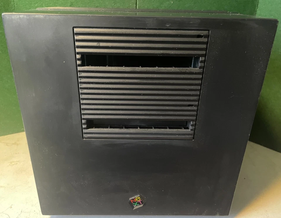 Vintage NeXT Computer N1000 NeXTcube Teilenummer 23, Cube - Bild 3 von 4