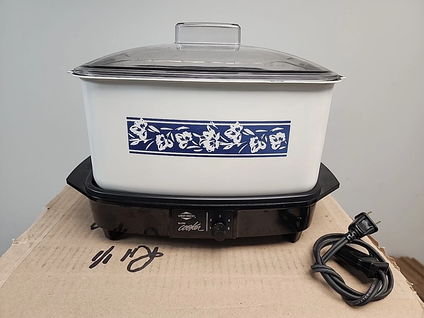 Vintage West Bend Slow Cooker 4 Qt Blue Floral Vine Glass Lid Tested & Working