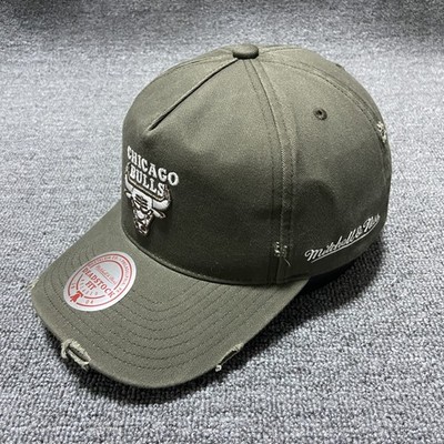 Mitchell & Ness Chicago Bulls Snapback Flat Brim Olive One Size NBA Hat