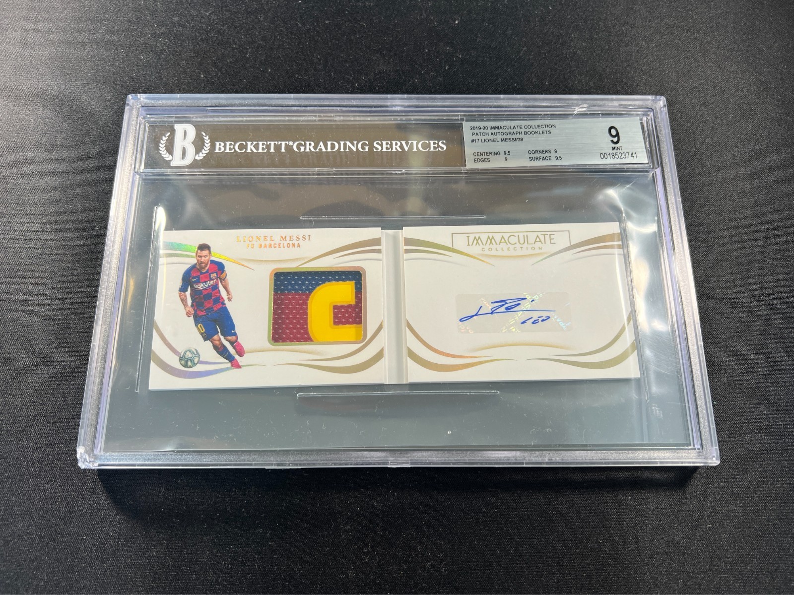 BGS 9/10 - Lionel Messi 2019-20 Panini Immaculate Booklet Patch Auto /38