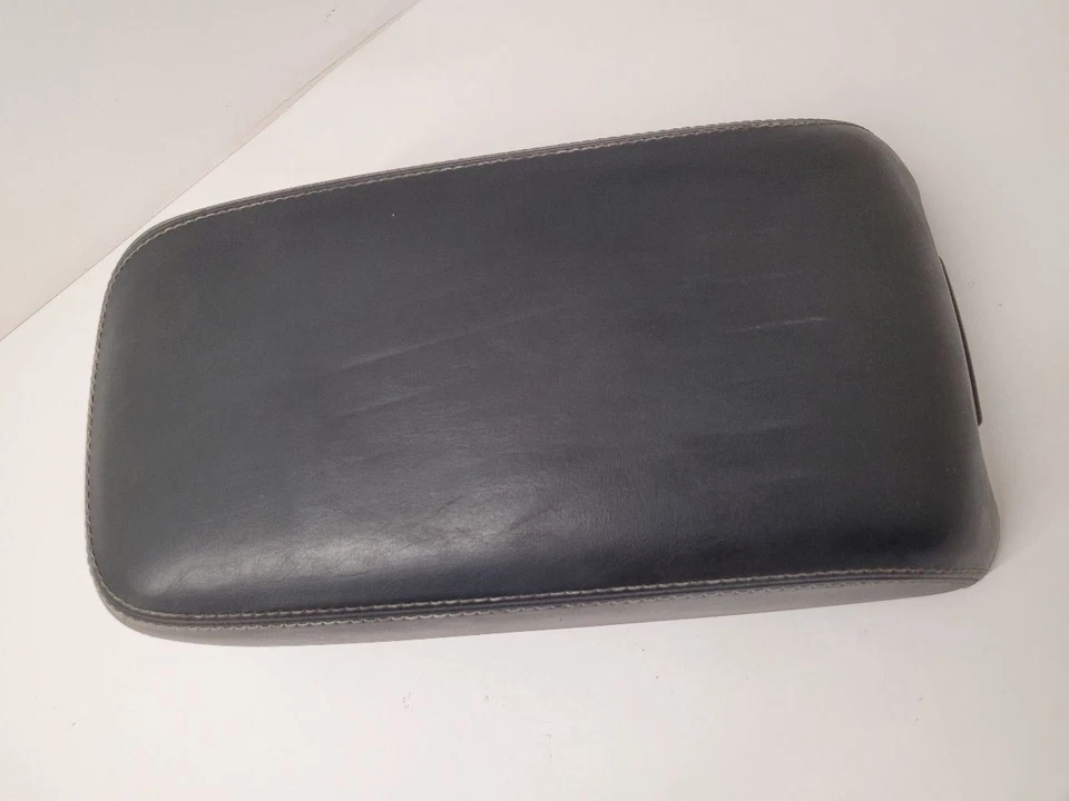 15 16 17 18 19 20 21 22 23 Chrysler 300 Center Console Lid Front Black  Foto 2 de 4