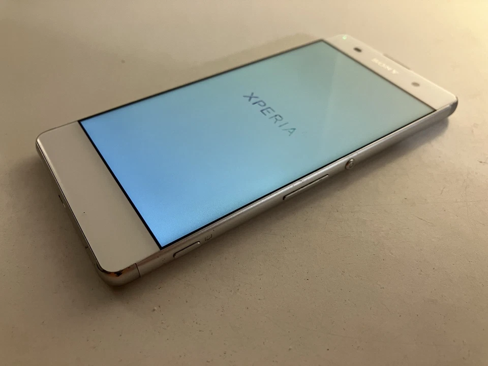 Smartphone Sony Xperia XA - Android - Per Parti di Ricambio - LEGGI! - - Immagine 2 di 4