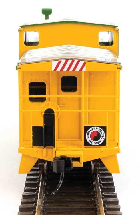 Walthers Mainline 910-8718 Intl. Extended Wide Vision Caboose NP #10401 - Image 3 of 4