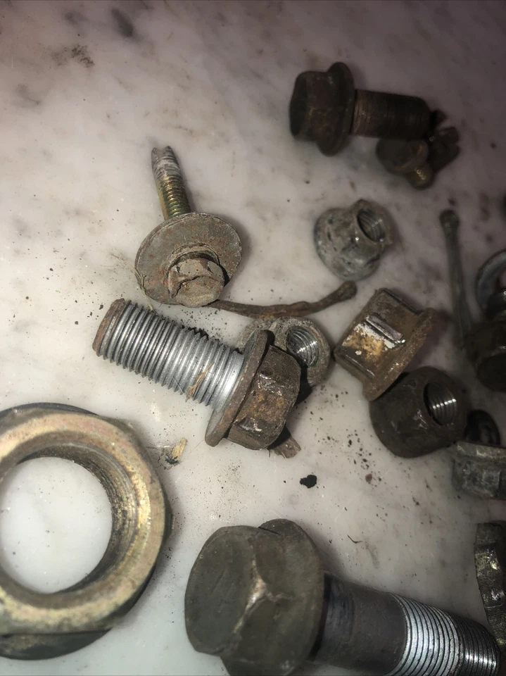 1994 - 1997 丰田赛利卡前驱动 LH 悬架螺栓 c1 硬件 — 第 2/4 张图片