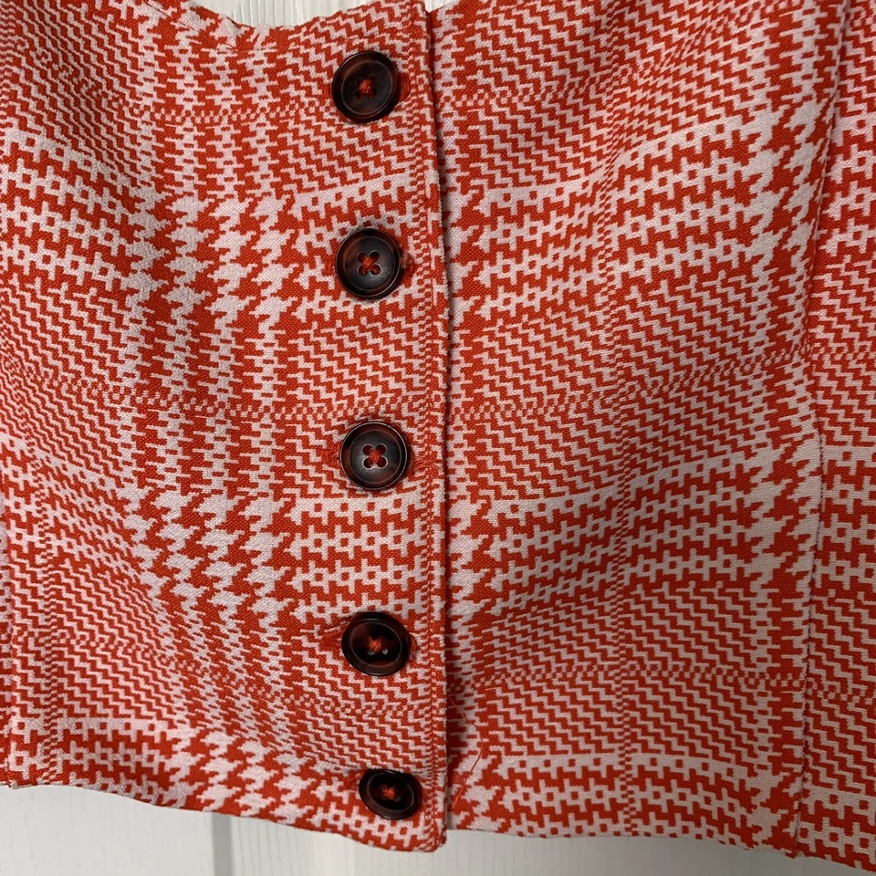 Camiseta sin mangas corta mediana Forever 21 para mujer roja naranja blanca a cuadros Foto 2 de 4