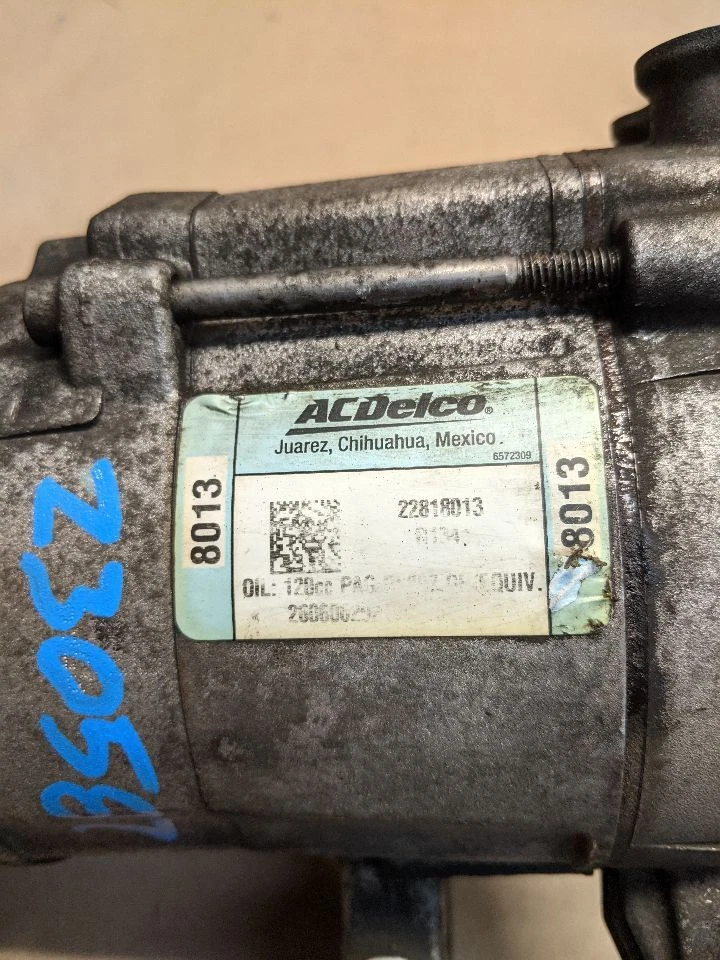 Compresor de aire acondicionado usado se adapta a: Chevrolet Captiva Sport 2012 3,0 L ID 22853048 grado A Foto 2 de 4