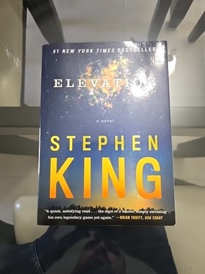 Elevation by Stephen King 2019, Trade Paperback