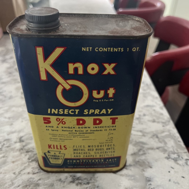 Vintage Knox Out 5% DDT Insect Spray Tin Can 1 Qt Empty Penn Salt w/ Cap