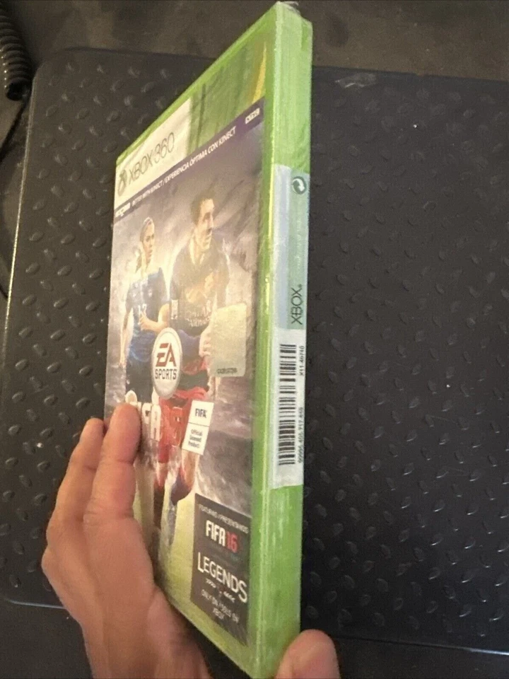 FIFA 16 - Standard Edition - (Xbox 360, 2016) - Image 3 of 4